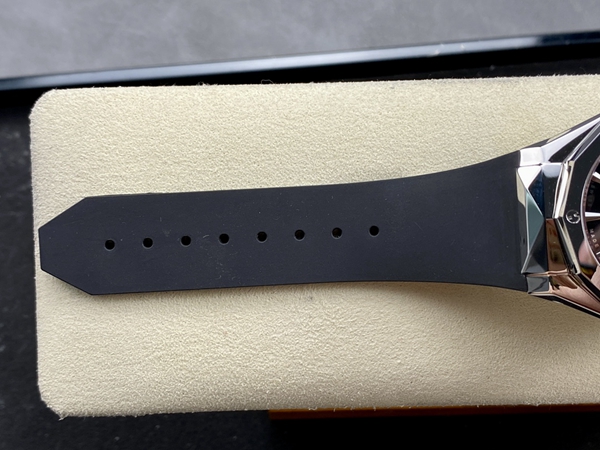 ウブロコピー時計着用イメージ